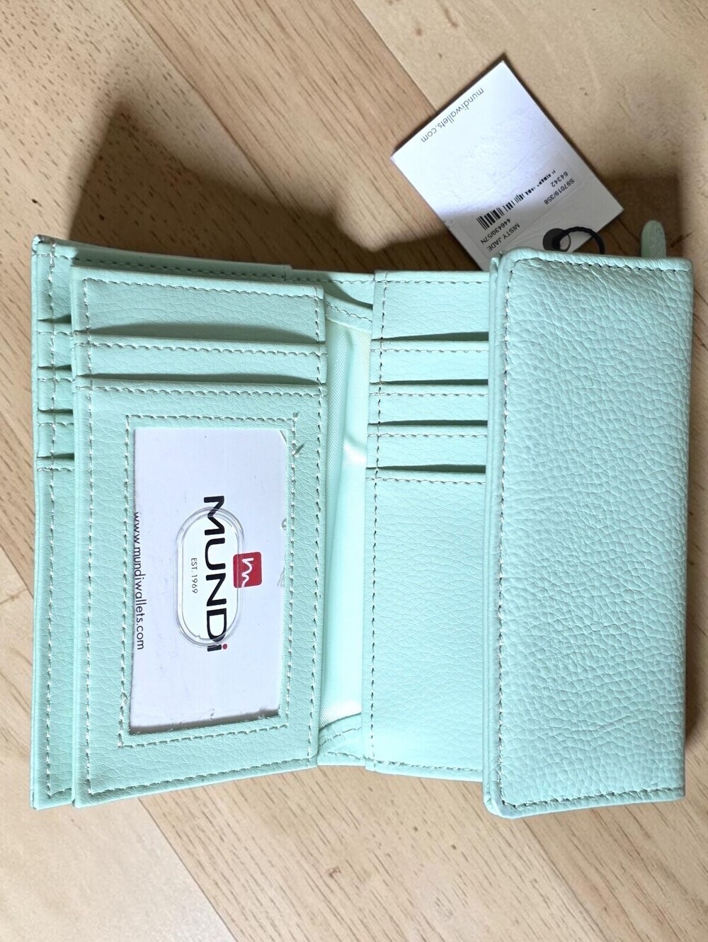 NWT Mundi Genuine Leather Mint Green Trifold Wallet Card Holder Organizer - Picture 6 of 10
